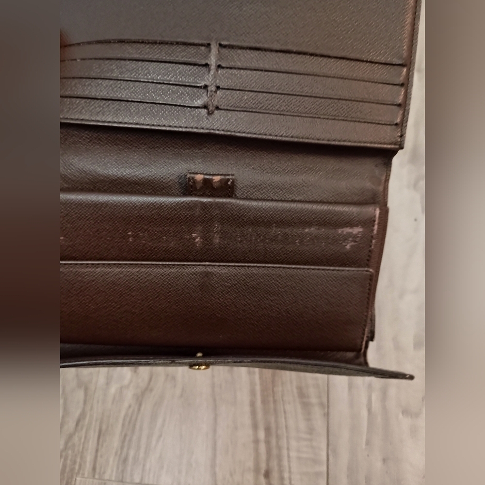 Louis Vuitton Damier Ebene Sarah Wallet - Picture 11 of 15